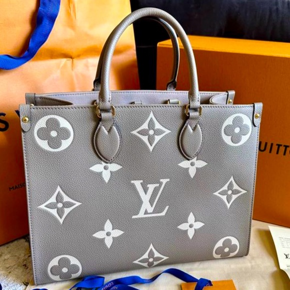 Louis Vuitton Handbags - Authentic LOUIS VUITTON Beige Leather OnTheGo MM Monogram Tote Bag EXCELLENT!